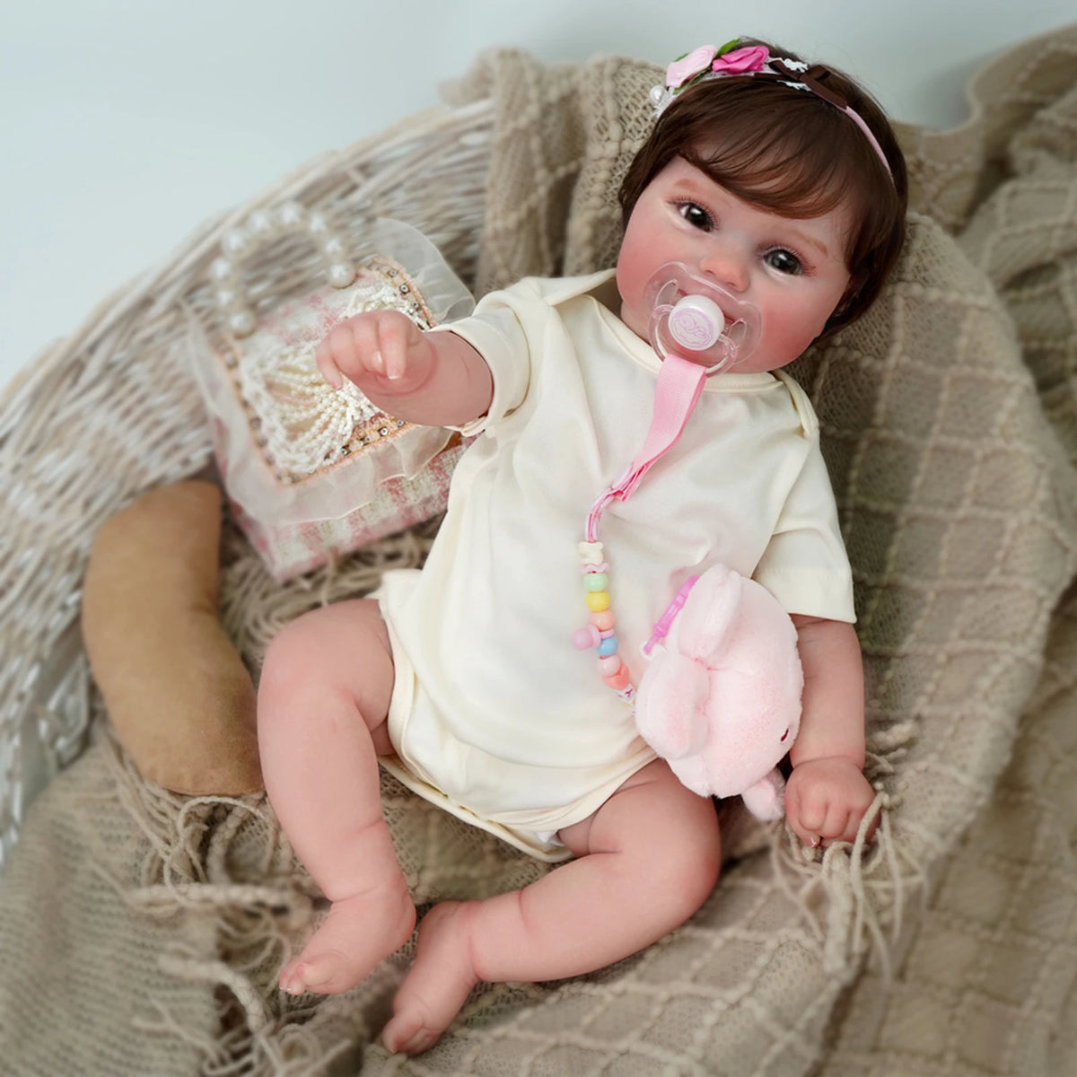 Bebê reborn menina de silicone 48cm - Alice